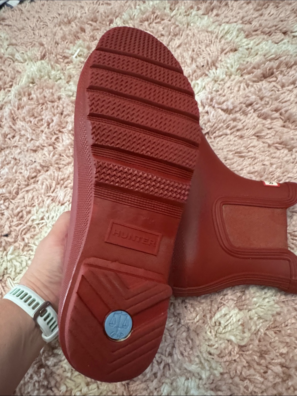 Hunter Women's Original Chelsea Boots in Military Red. - Picture 4 of 5